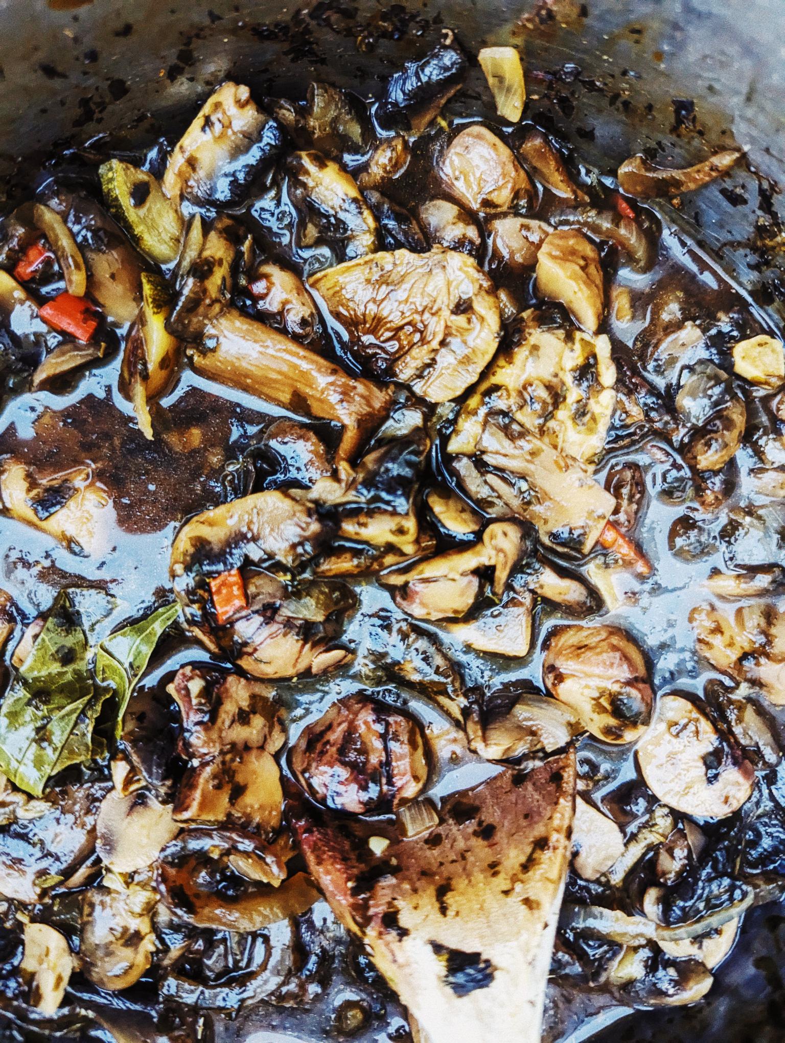 #Day12 A laverbread, mushroom and chestnut hot pot